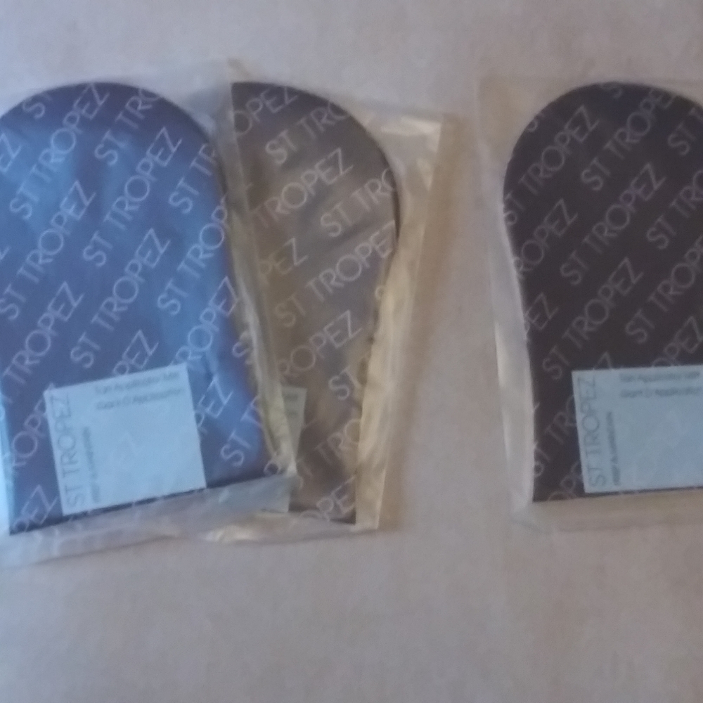St Tropez self tanning applicator mitt